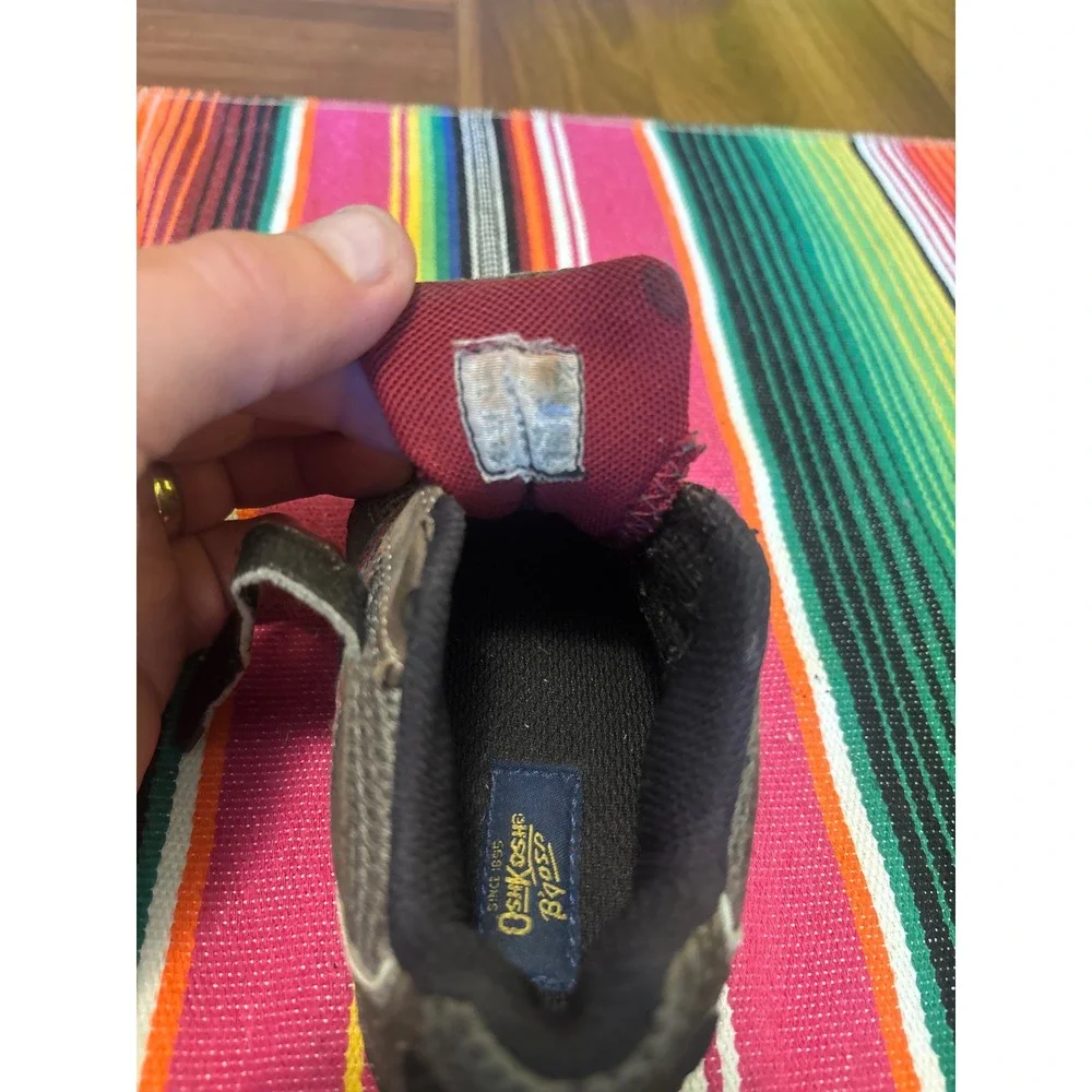 OshKosh Bgosh Toddler Boys Gray Black Red Mesh Hook Loop Sneakers Size 7